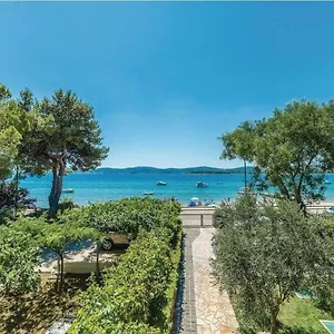https://apartments-petra-i-karlo.hotelinzadar.com