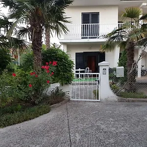 https://beachfront-studio-appartment-palma.in-istria.net